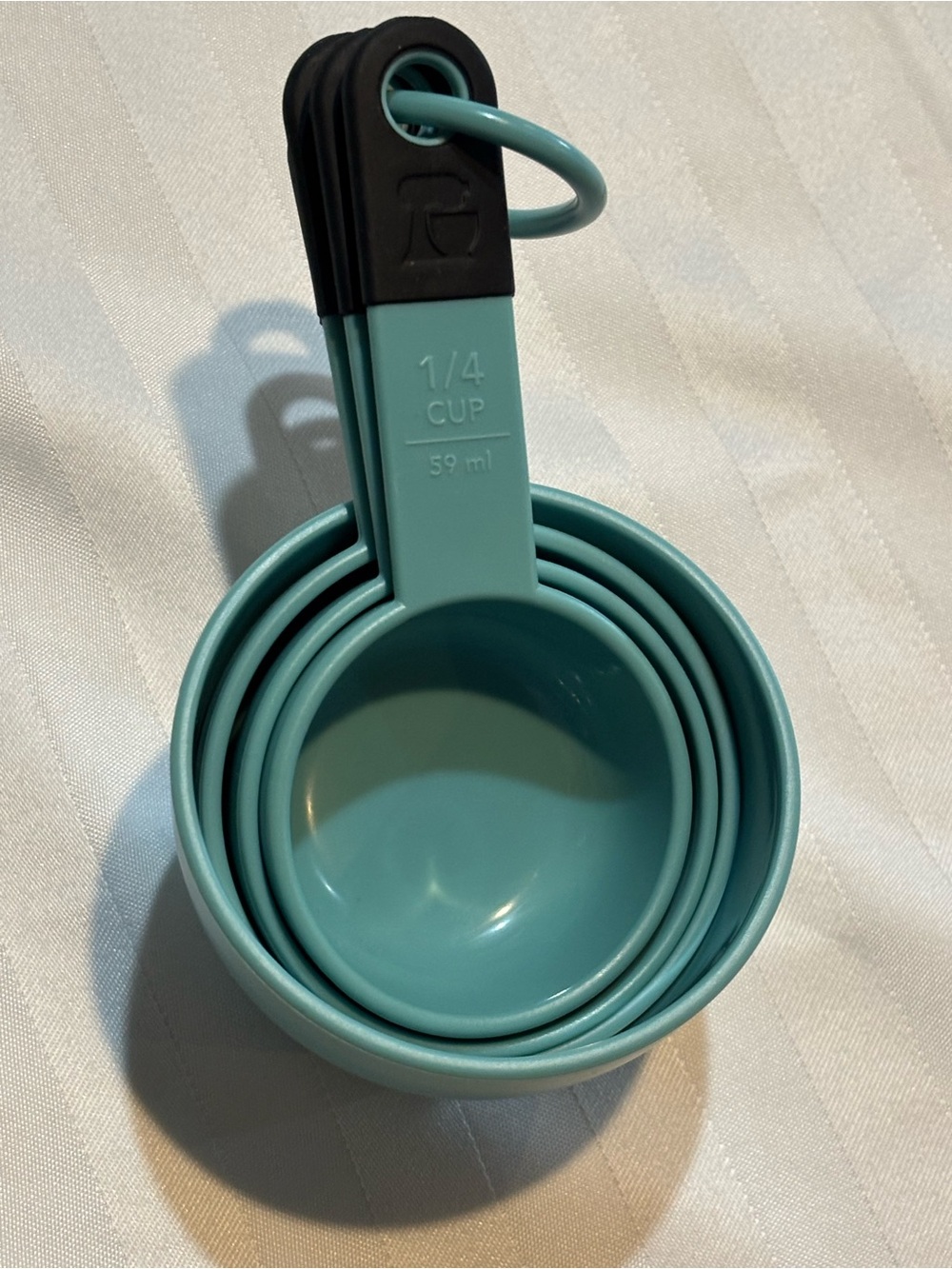 Set of 4 Robin Egg Blue Measuring Cups (Good Condition)